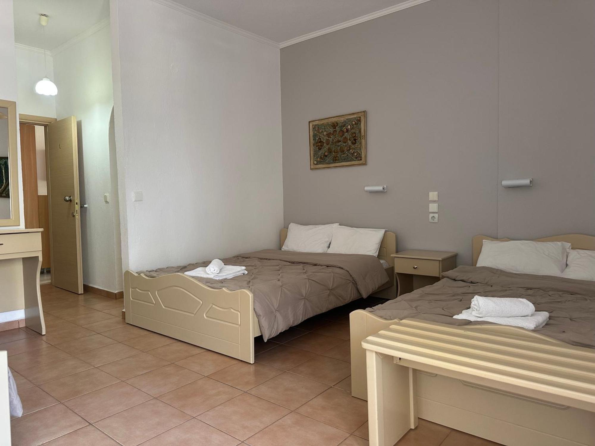 Achilleas Apartments Paralia Skotinis Exterior photo