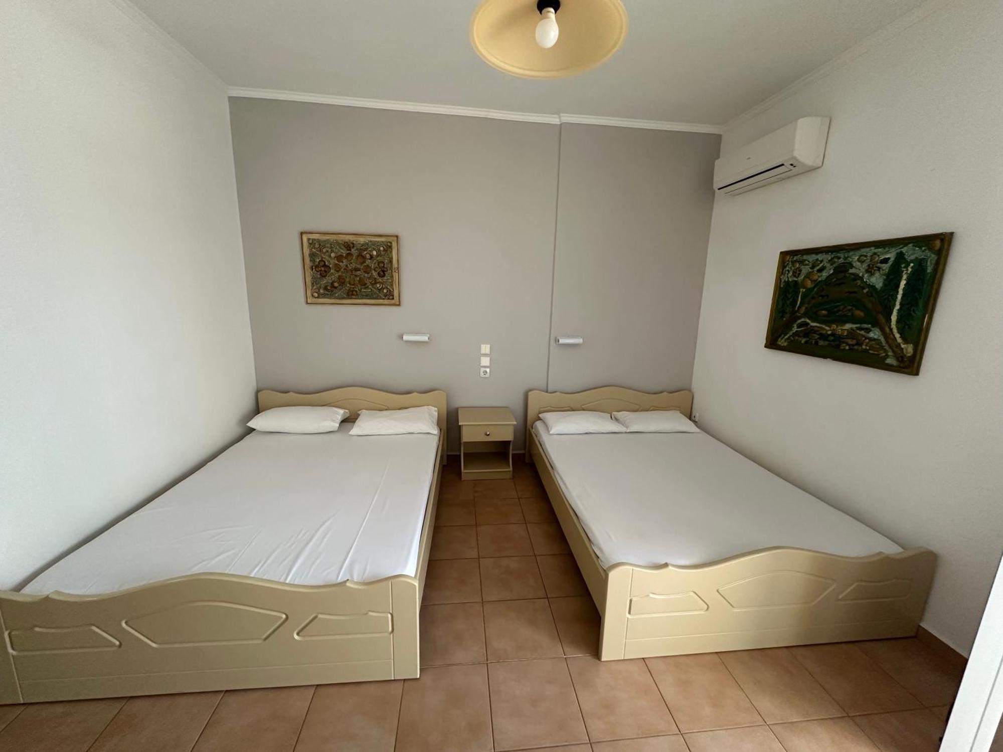 Achilleas Apartments Paralia Skotinis Exterior photo