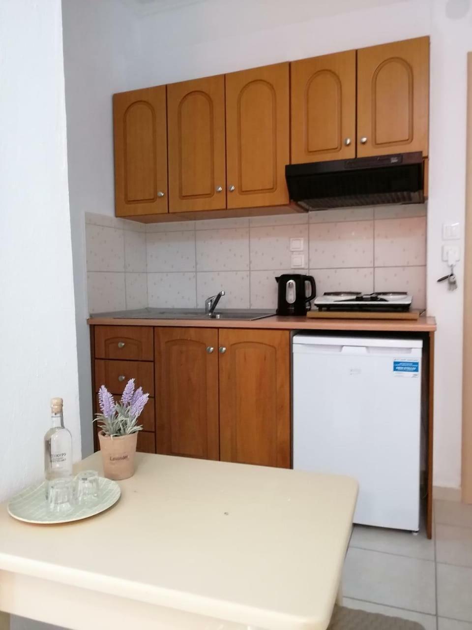 Achilleas Apartments Paralia Skotinis Exterior photo