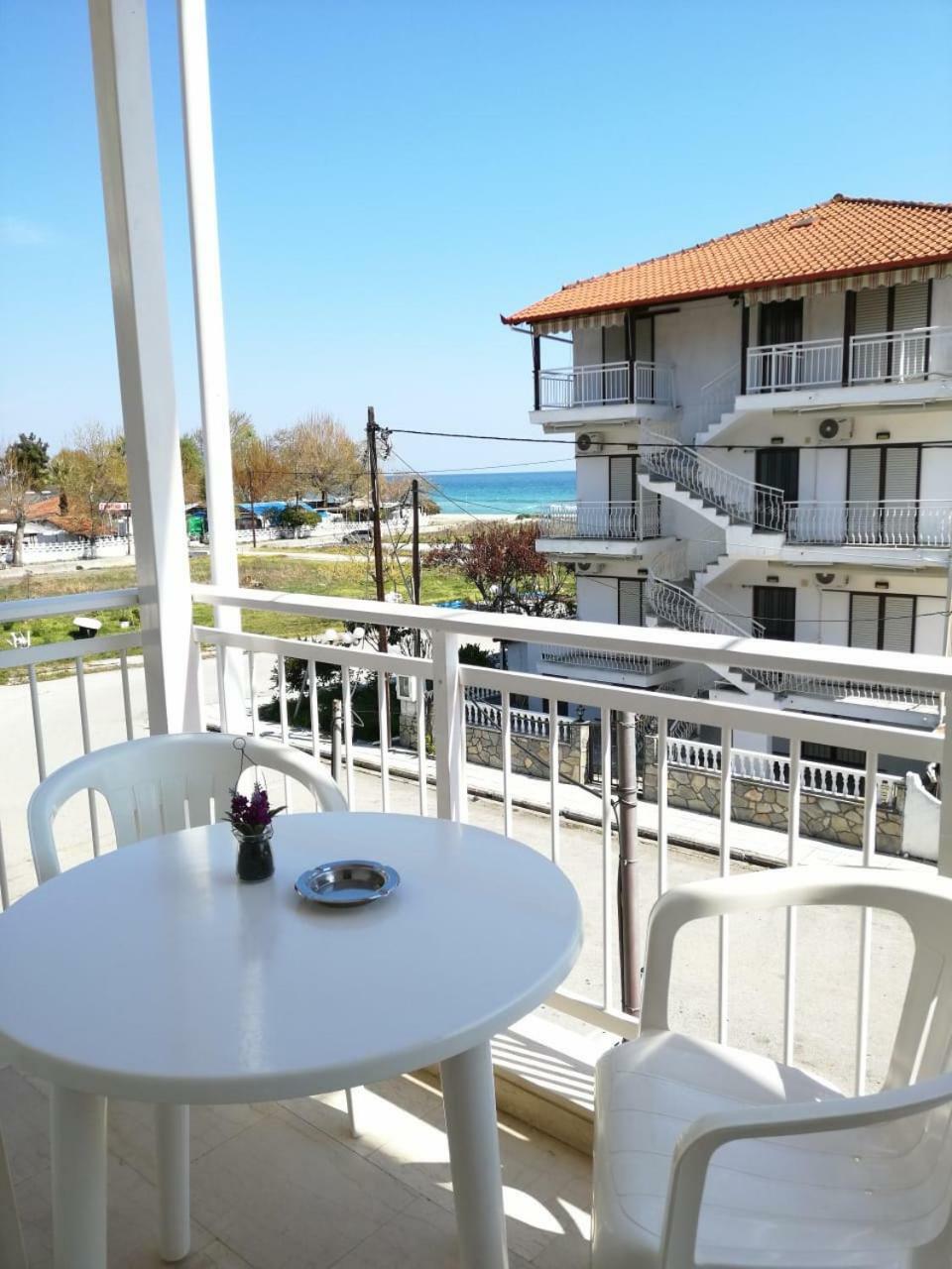 Achilleas Apartments Paralia Skotinis Exterior photo
